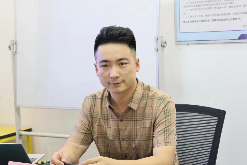 安耀飛 副會(huì)長 安喆企業(yè)管理咨詢（山西）有限公司董事長